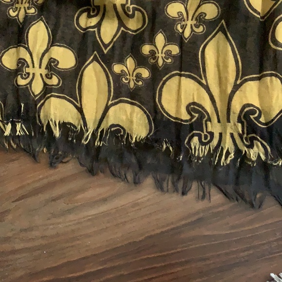 3 Layer Fleur Di Lis Scarf/Shawl - Picture 3 of 6